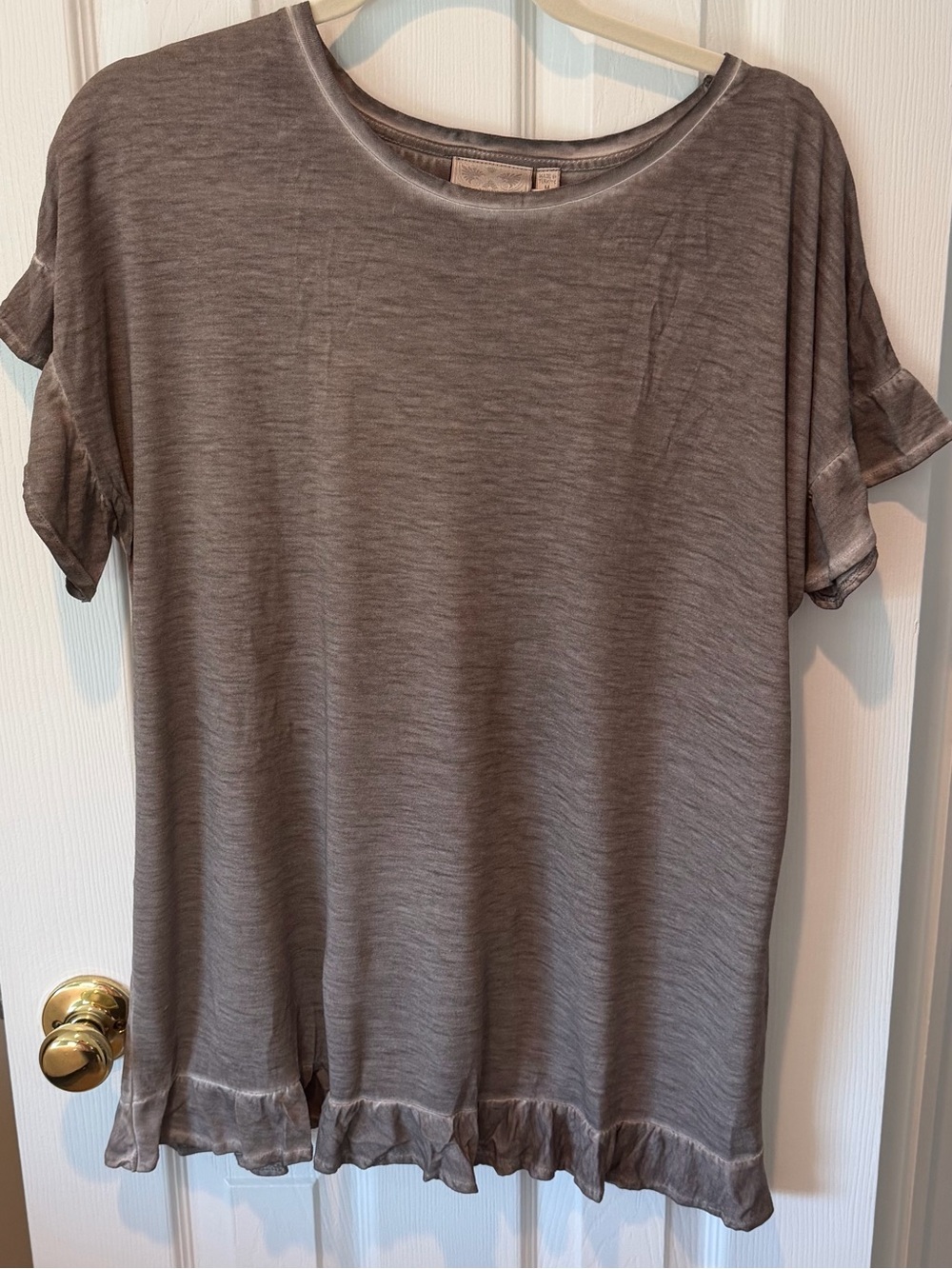 Dantelle Ruffle Hem Tee Short Sleeve Top Gray Size M